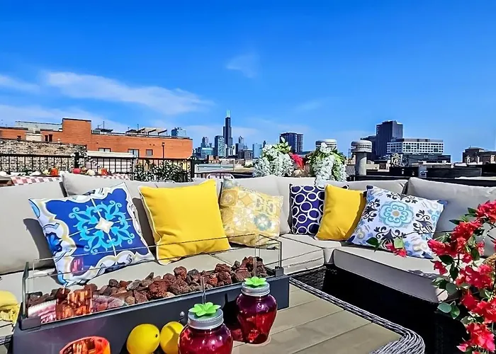 Art Downtown Fulton Market Entire 3 Bedroom Sleep10 Private Garage Roof Ev Tesla *