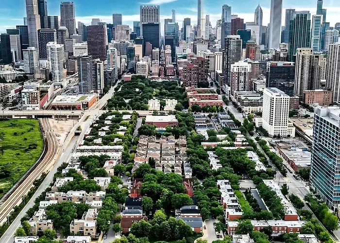 Casa vacanze Art Downtown Fulton Market Entire 3 Bedroom Sleep10 Private Garage Roof Ev Tesla *